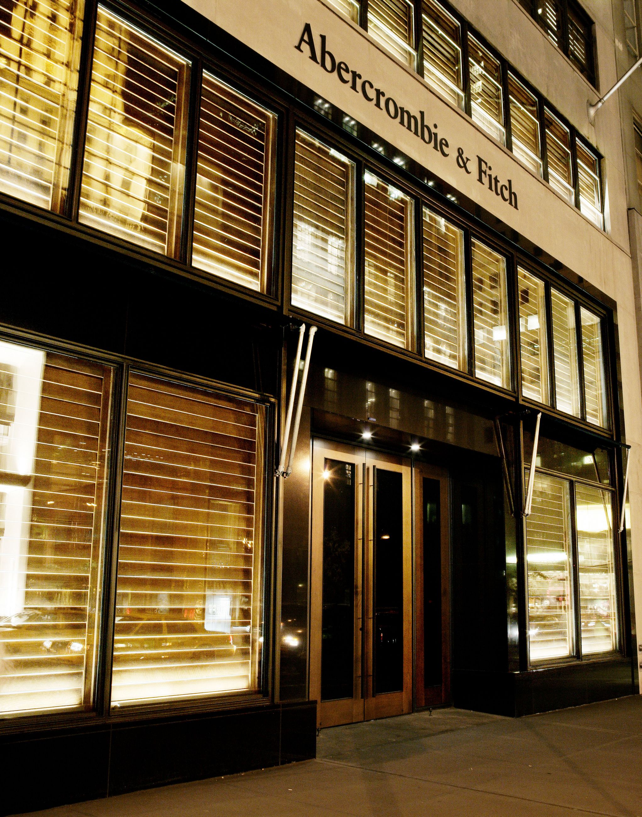 02_Abercrombie-Fitch-Flagship-Stores.jpg