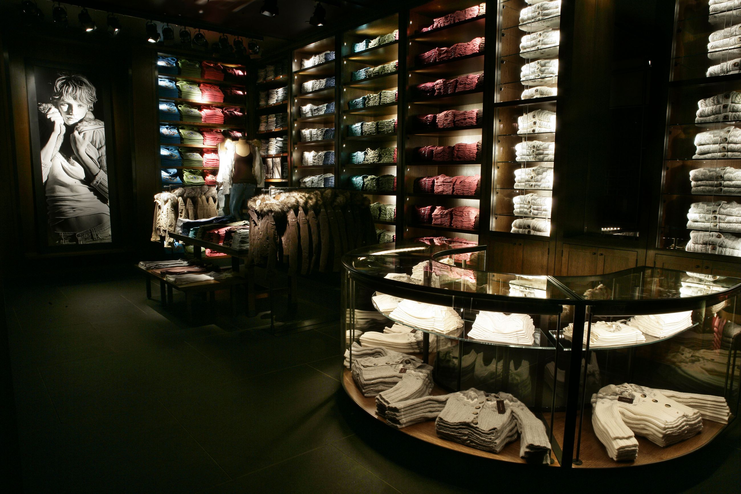 Abercrombie And Fitch Store