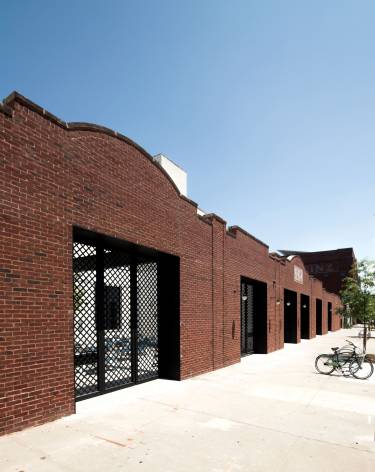 Berg'n - Brooklyn - Exterior photo of storefront - Selldorf Architects