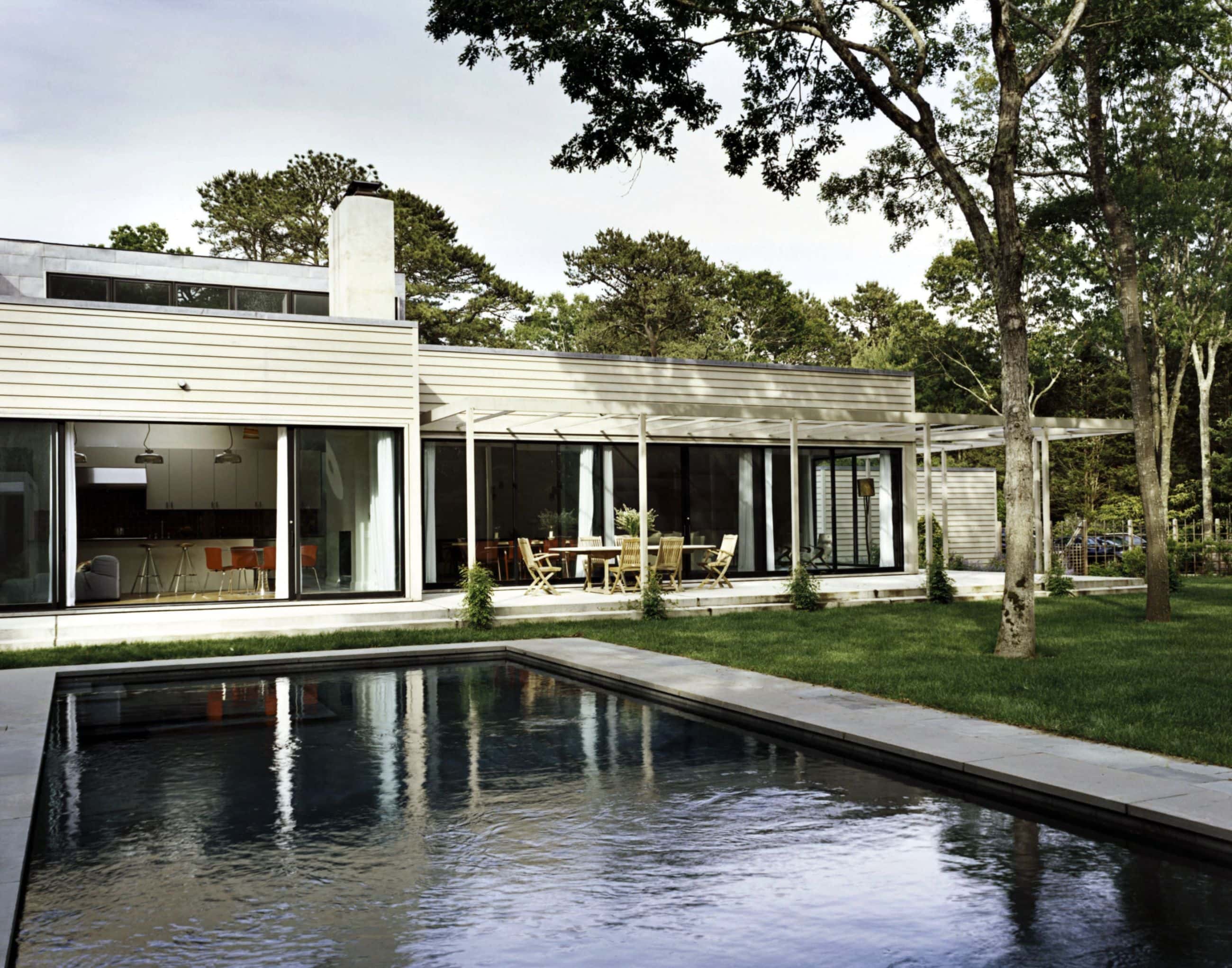 Wainscott House - Long Island - Exterior photo of building - Selldorf Architects