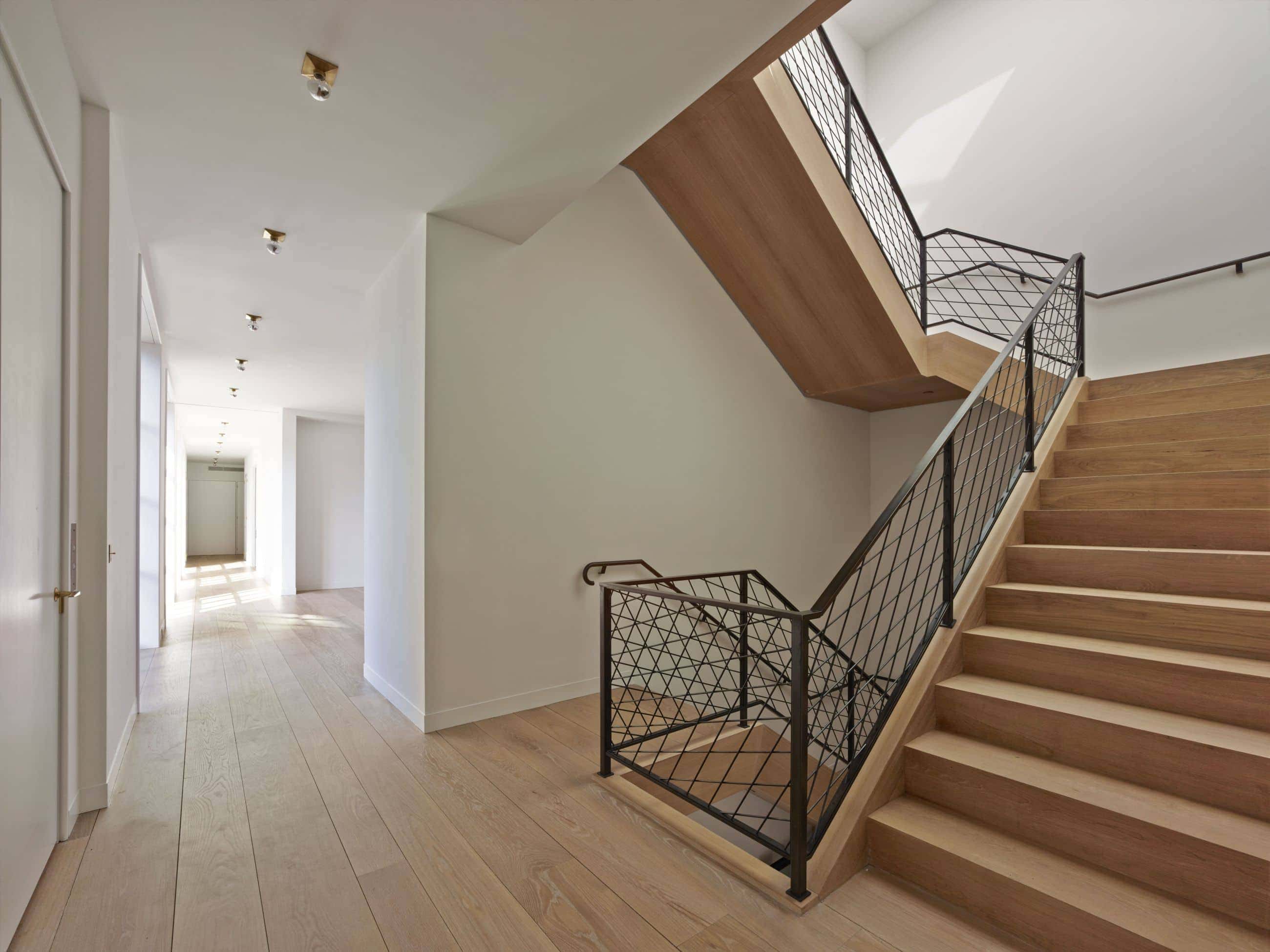 Red Herring - New York - Interior photo of staircase - Selldorf Architects