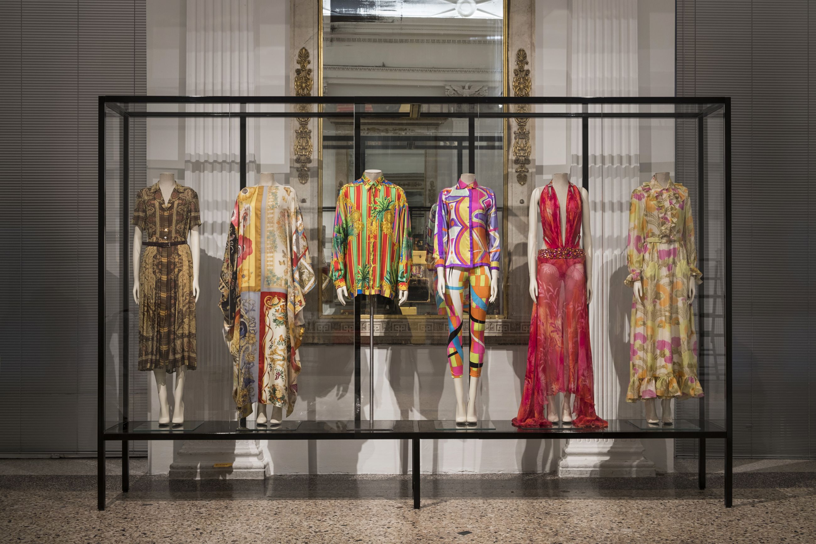 Italiana: Italy Through The Lens Of Fashion 1971 - 2001 - Exhibition Design - Selldorf Architects