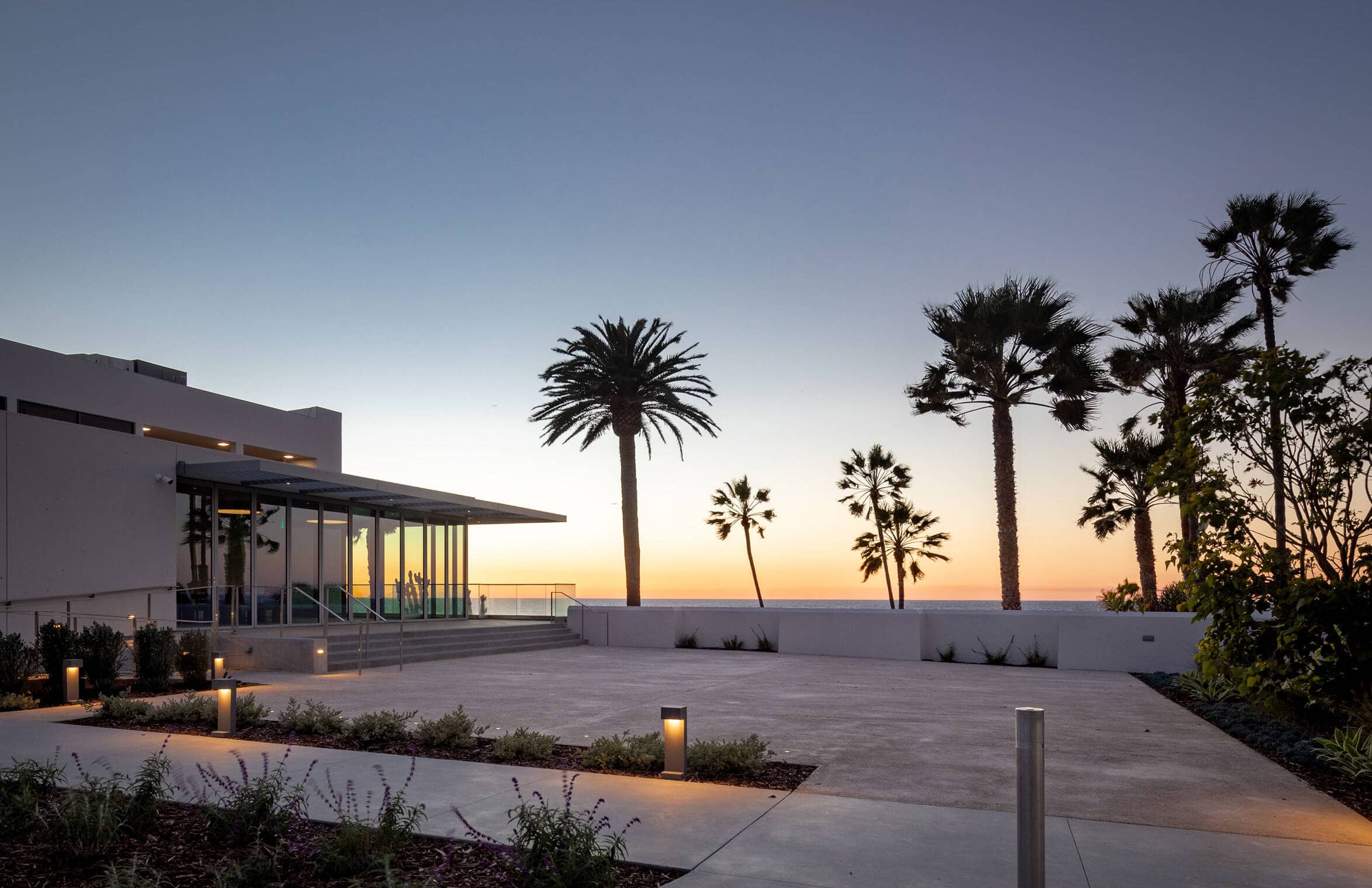 Museum of Contemporary Art - San Diego - Exterior night view - Selldorf Architects