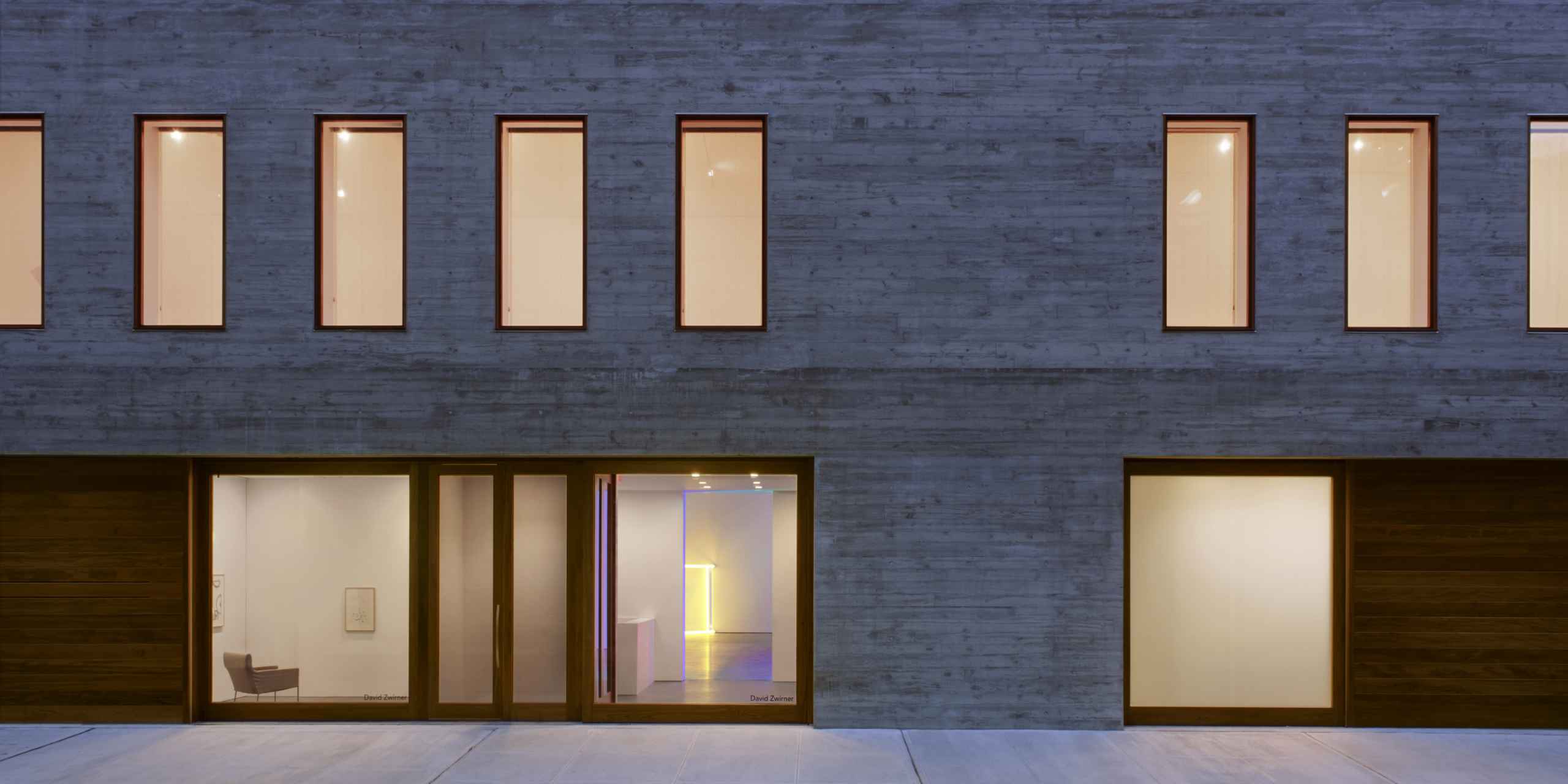 David Zwirner 20th Street New York - Facade By Night - Selldorf Architects