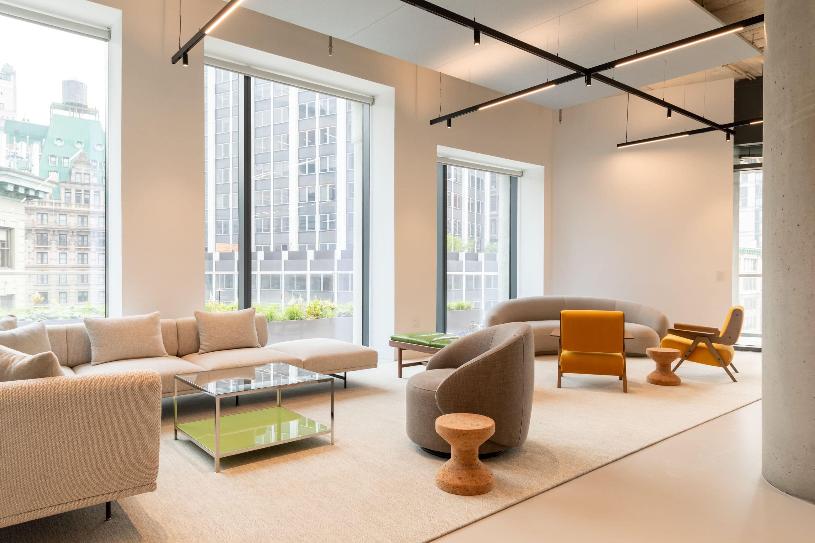 Entertainment Company Headquarters - Office Space Lounge - Selldorf Architects