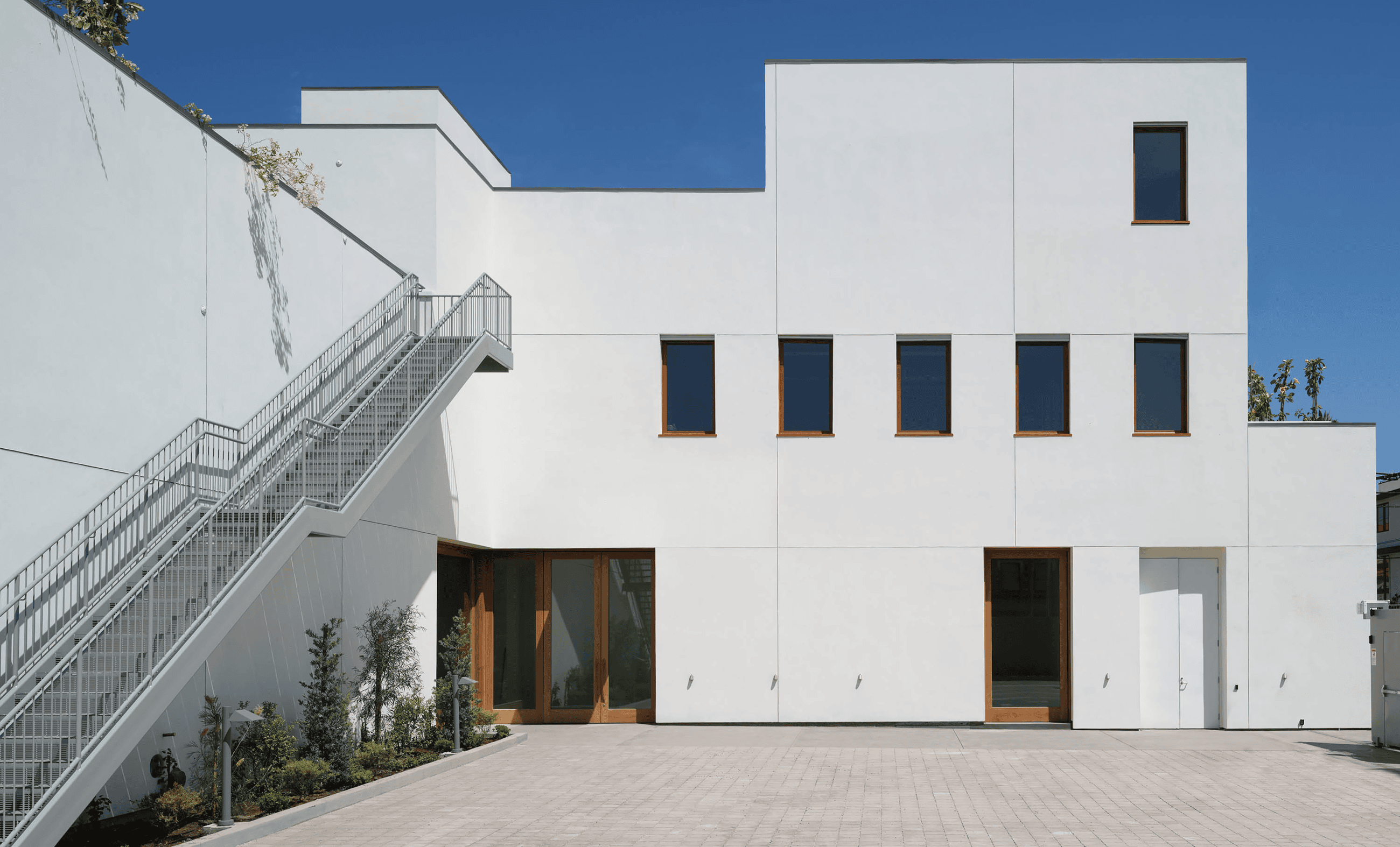 David Zwirner Los Angeles - Exterior Courtyard - Selldorf Architects