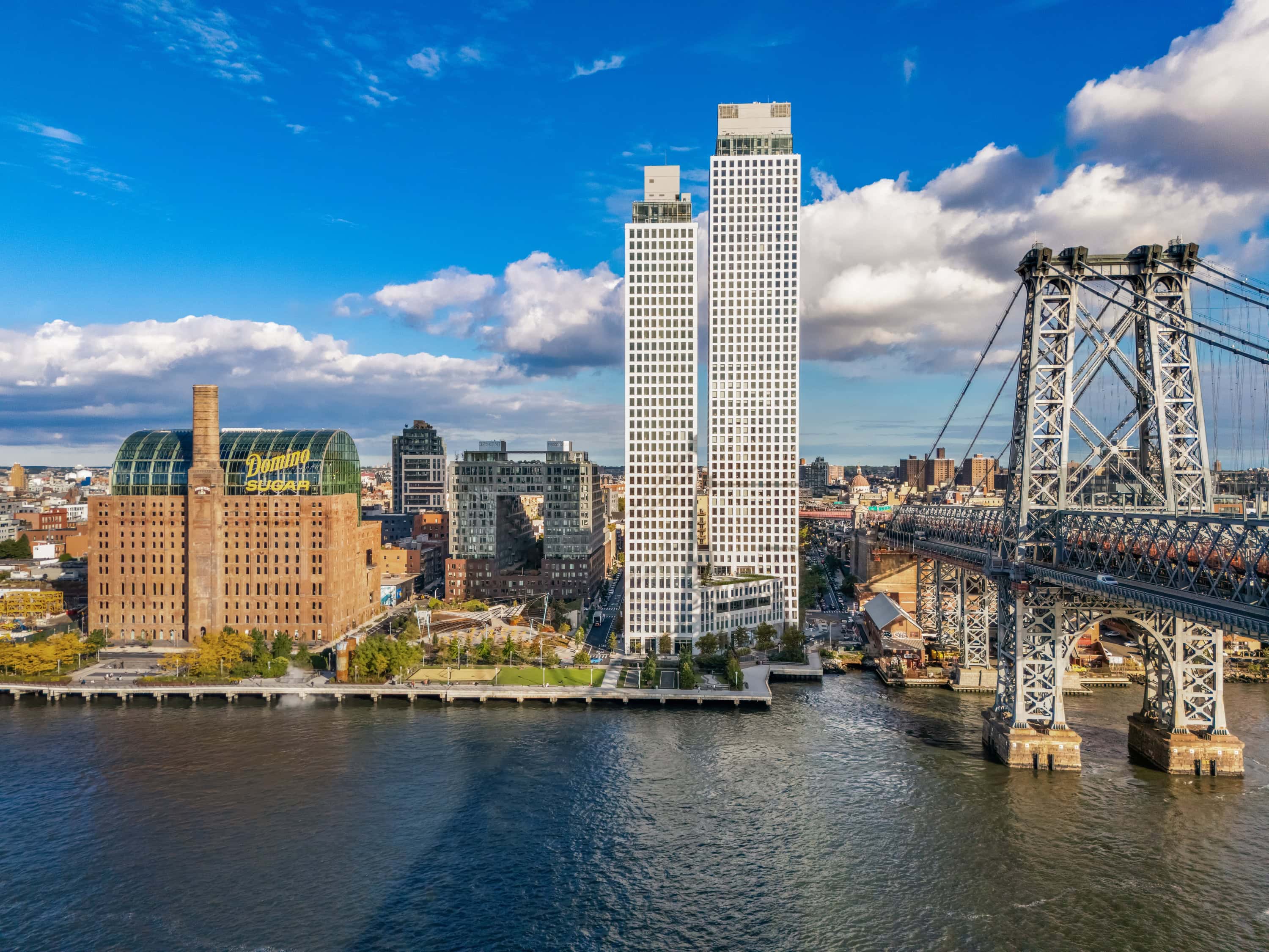One Domino Square - Aerial view with Williamsburg bridge - Selldorf Architects